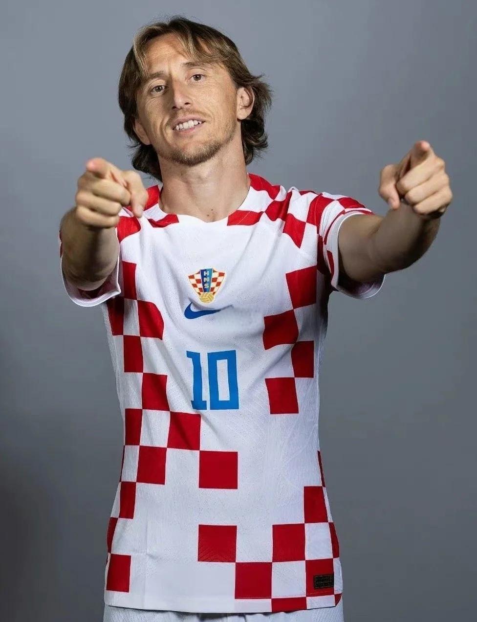 NBA：湖人险胜火箭 詹姆斯砍下38分