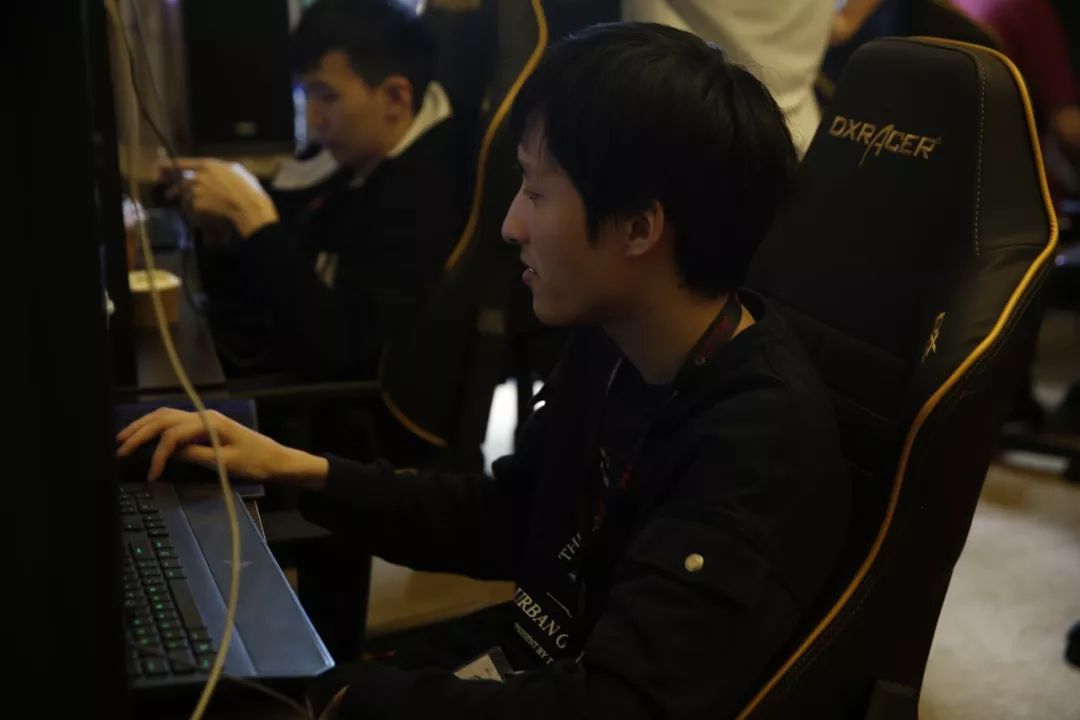 若率先进球 若率先进球